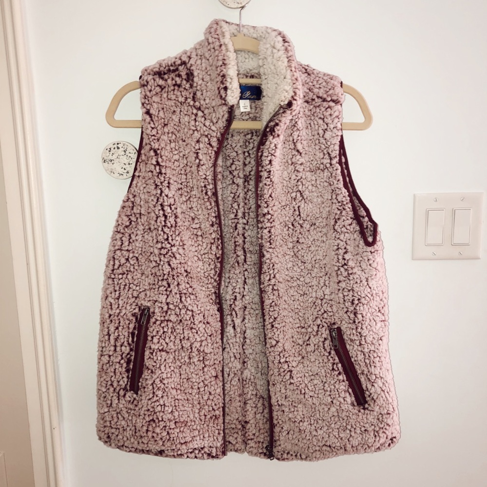 Blue Rain Sherpa Vest - Red / White SOFT